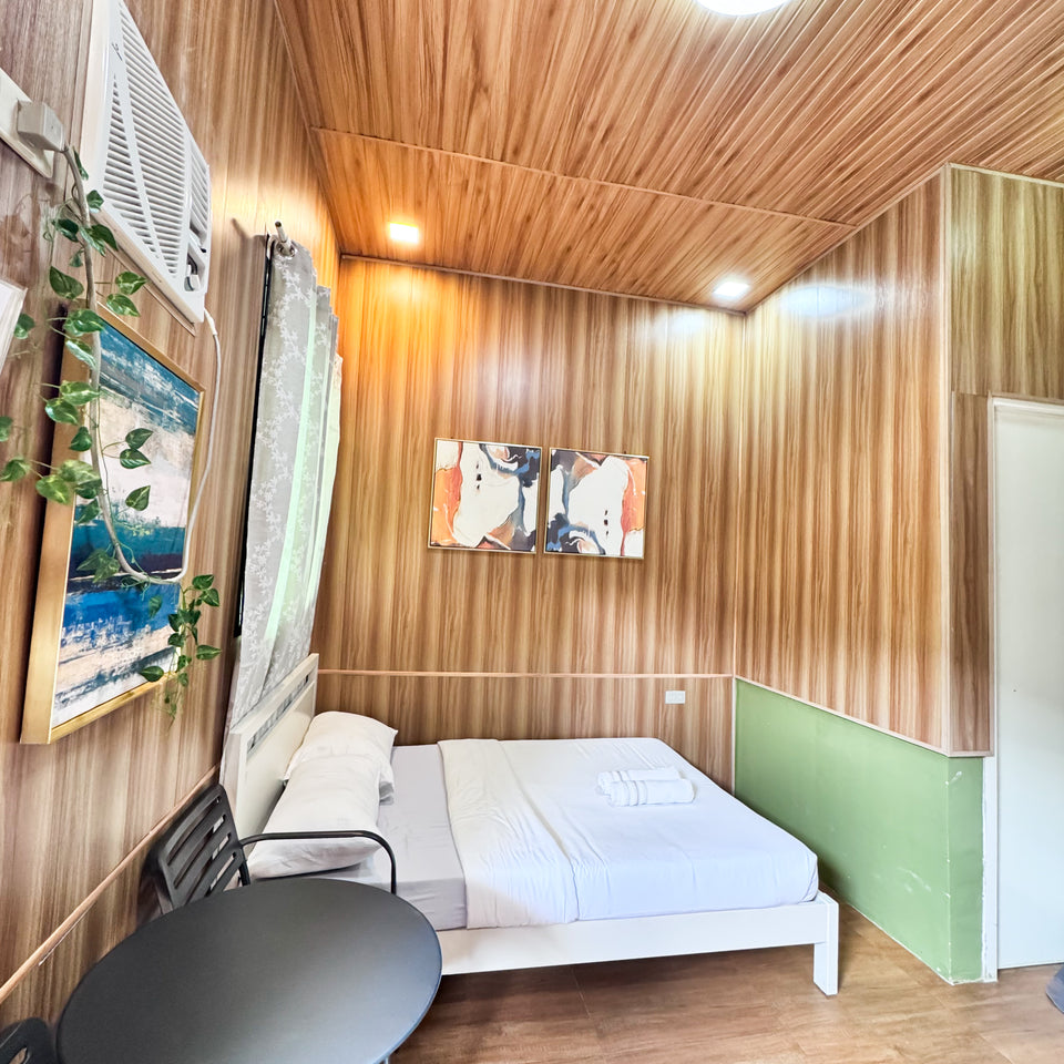 STUDIO ROOM DOUBLE SIZED BED