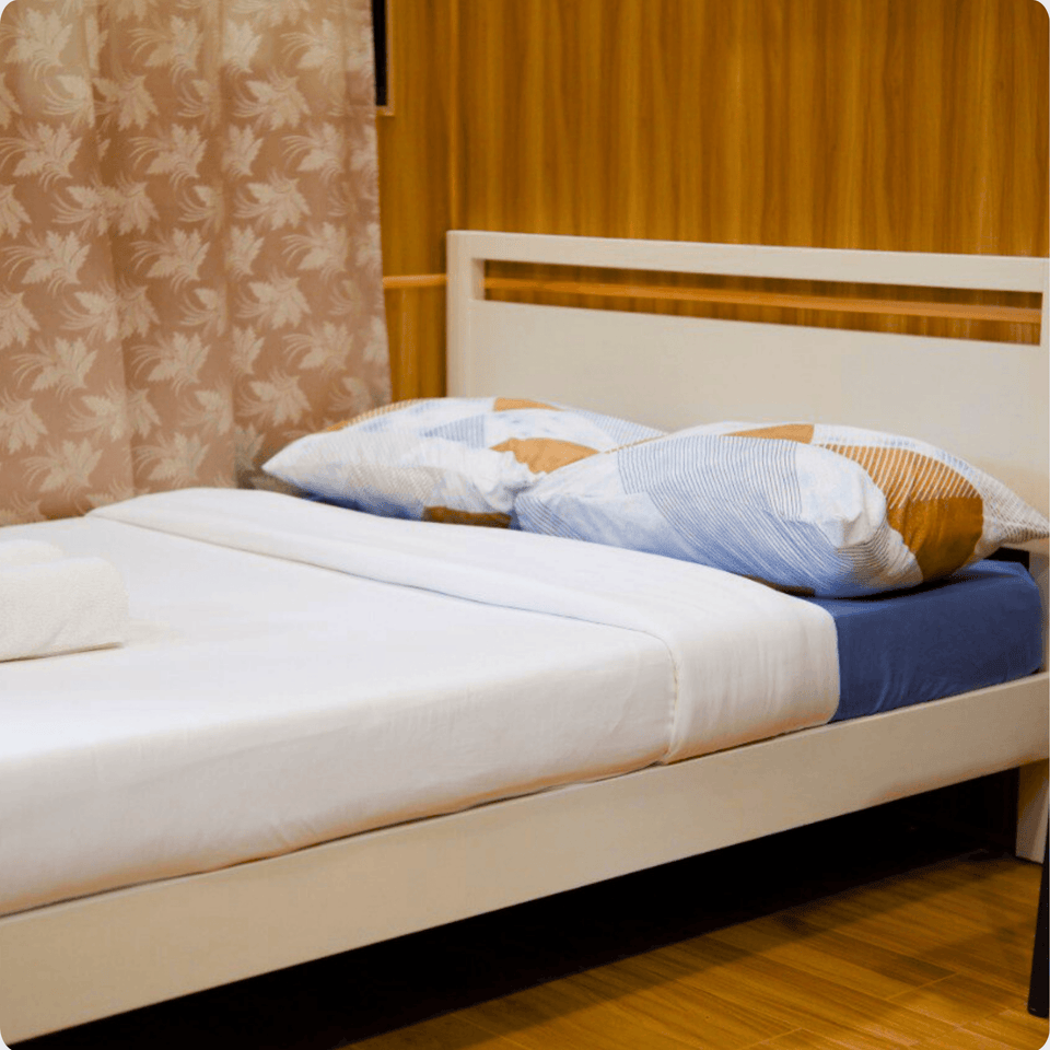 STUDIO ROOM DOUBLE SIZED BED