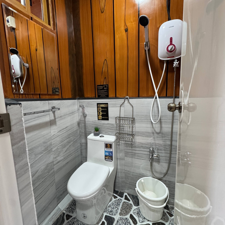 Solo or Couple Room